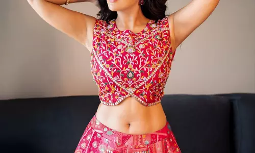 Rashi Singh Stuns in Pink-Red Lehenga, Redefining Festive Fashion