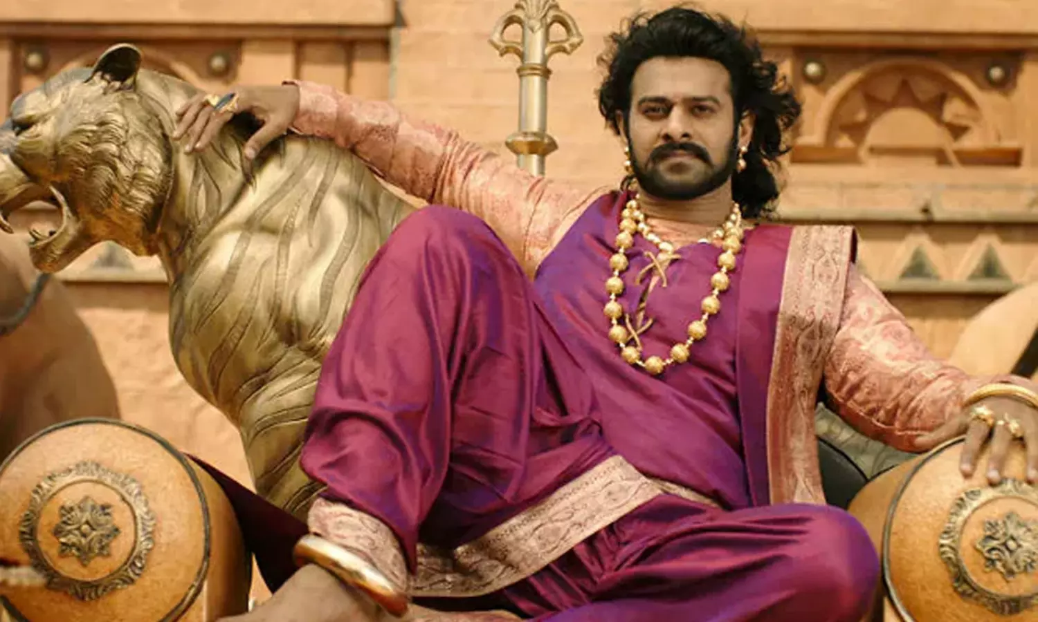 బాక్సాఫీస్ దగ్గర ప్రభాస్ రాజసం! బాక్సాఫీస్ దగ్గర ప్రభాస్ రాజసం!