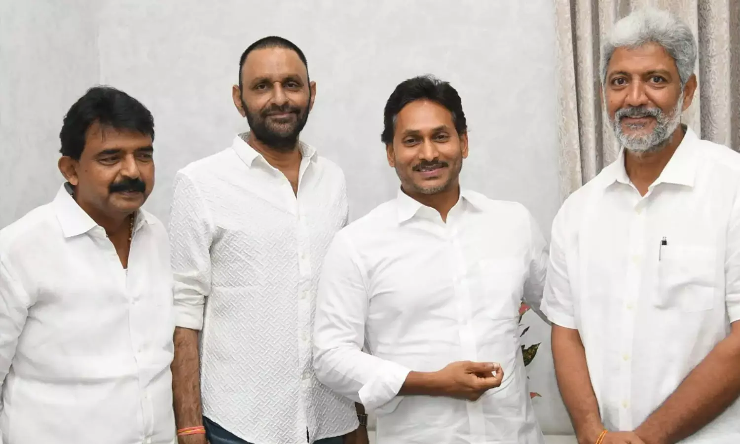 కొడాలి, వంశీకి జగన్ క్లాస్.. మొత్తం 20 మందికి వైసీపీ అధినేత కర్తవ్యబోధ