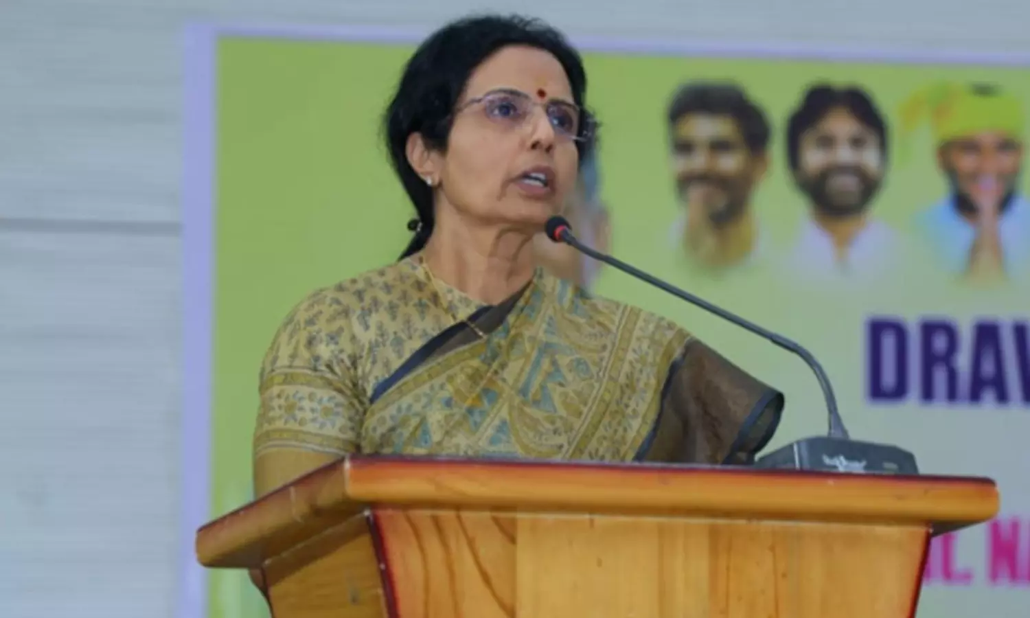 మా కుటుంబానికి ముప్పు.. నారా భువనేశ్వరి సంచలన వ్యాఖ్యలు మా కుటుంబానికి ముప్పు.. నారా భువనేశ్వరి సంచలన వ్యాఖ్యలు