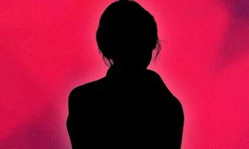 అక్క‌డాయ‌న లేక‌పోతే ఎప్పుడో స‌ర్దేసేది!