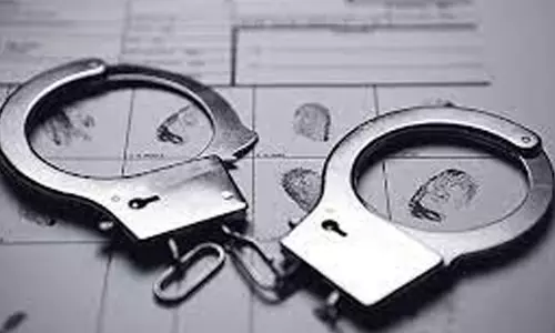 హనీ ట్రాప్ : కొడుకు కాదు నీచుడు.. తల్లితోనే పాపం పనులు!