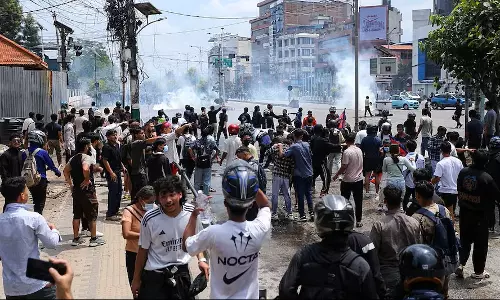 నేపాల్‌లో మ‌ళ్లీ క‌ర్ఫ్యూ.. ఈసారీ ర‌క్త‌సిక్తం!