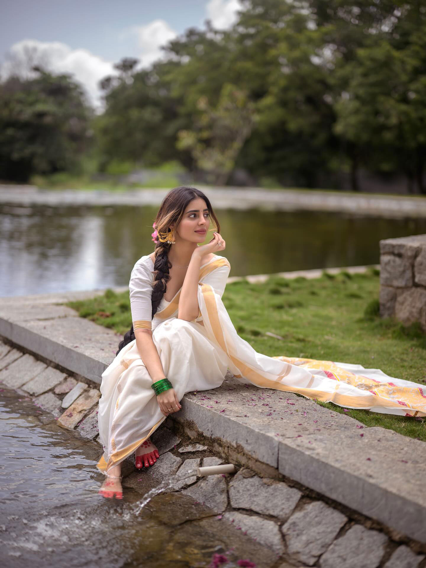 Kushitha Kallapu Stuns in Traditional Kerala Kasavu Saree