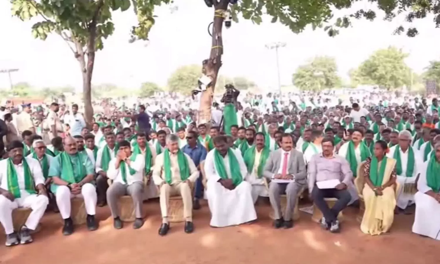 నేరుగా రైతుల ఇంటికే ప్రభుత్వం నేరుగా రైతుల ఇంటికే ప్రభుత్వం