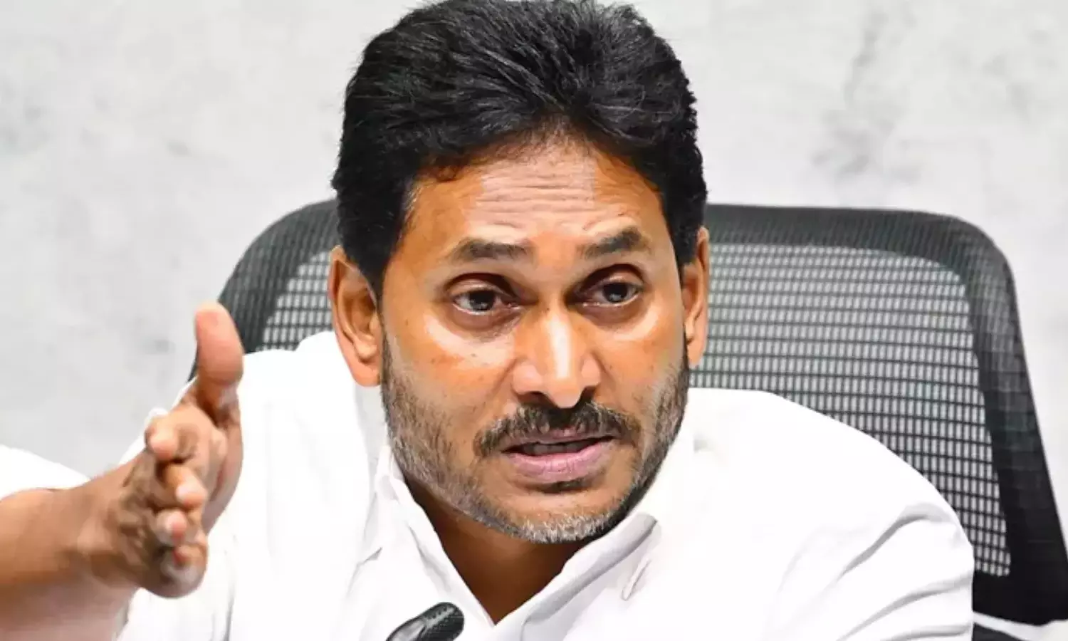 బాబుకు ఫస్ట్ టైం జగన్ అలా !
