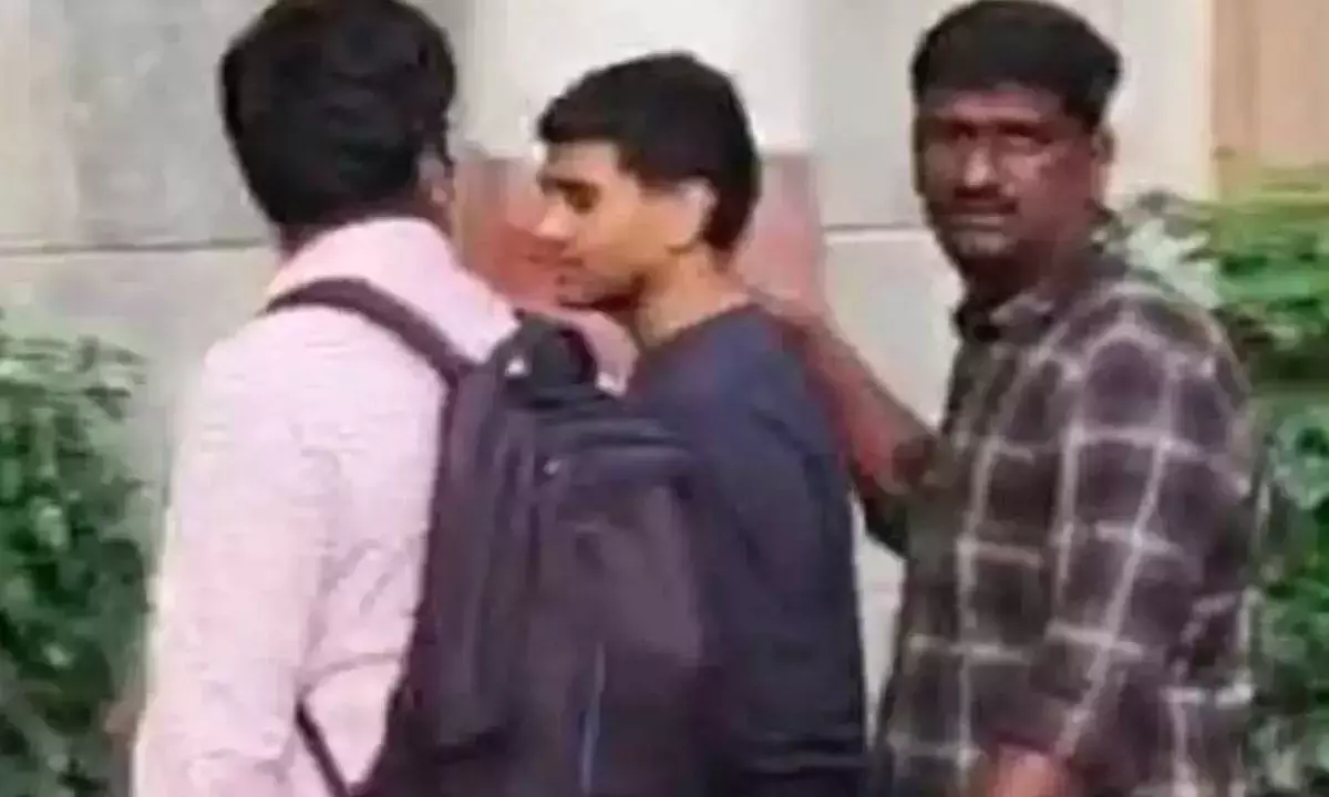 ‘ఏక్ నిరంజన్’ అంటూ పోలీసులకు సర్ ప్రైజ్ చేసిన ఐబొమ్మ రవి