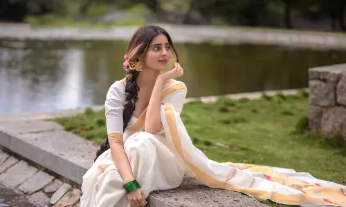 Kushitha Kallapu Stuns in Traditional Kerala Kasavu Saree