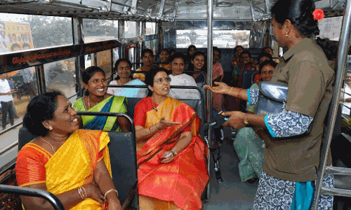 కుప్పం ఎమ్మెల్యే మీరేనా? బస్సులో భువనేశ్వరికి షాకిచ్చిన మహిళలు