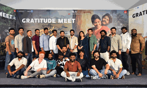 ప‌బ్లిసిటీ స్టంట్ అన్న వాళ్లే పొగుడుతున్నారు