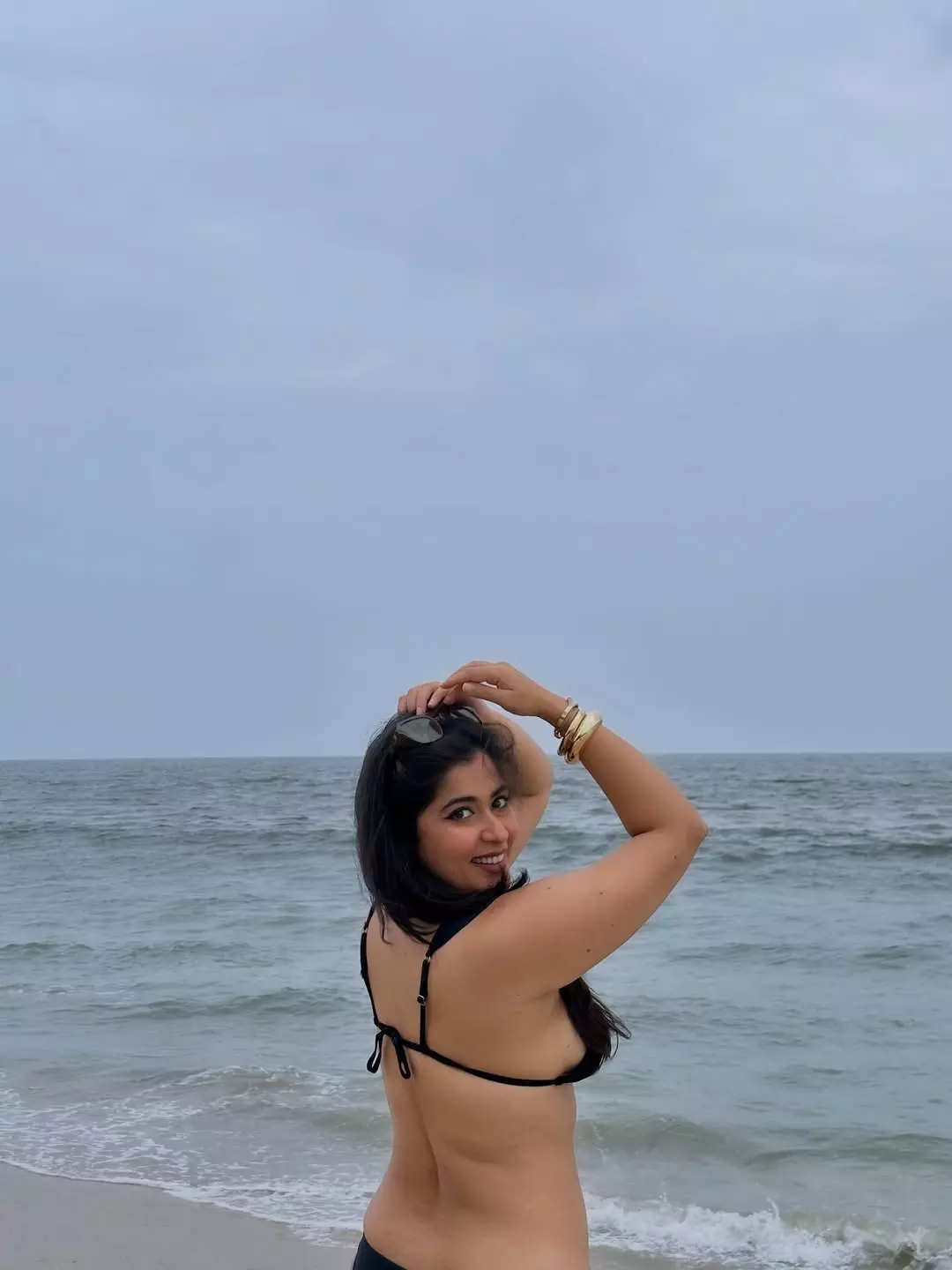 Nikita Sharma Mesmerizes Fans with Dreamy Beach Post