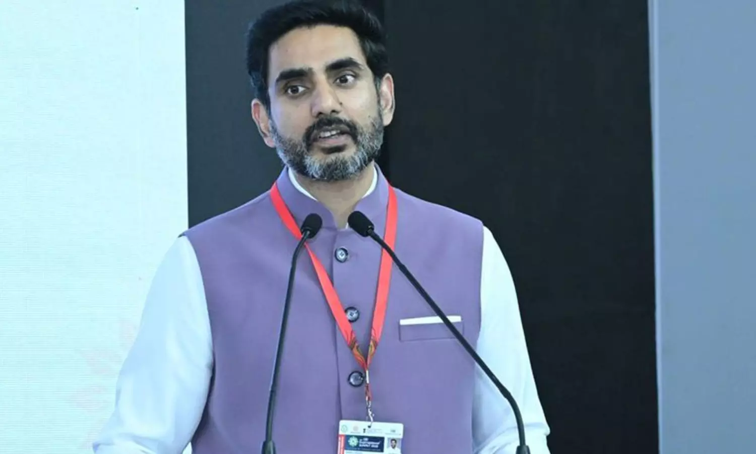 కాలేజీల్లో రాజకీయాలు, జెండాలు.. లోకేష్ సంచలన నిర్ణయాలు!