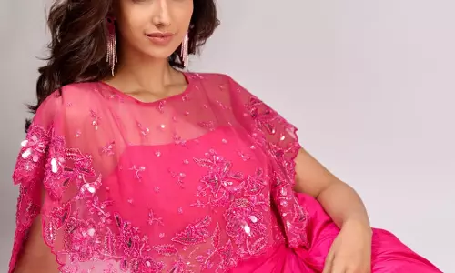 Meenakshi Chaudhary Looks Mesmerizing in Pink