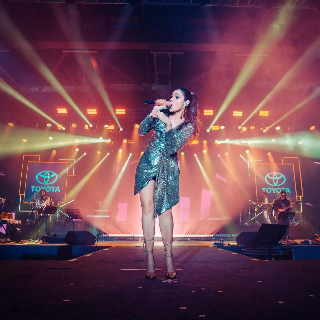 Andrea Jeremiah Shines On Stage