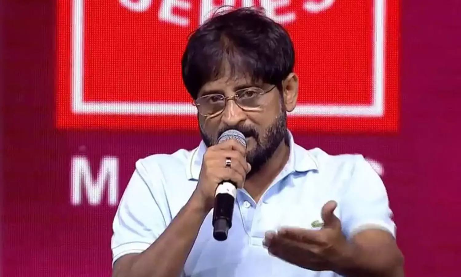 ఓజీ కాదు ఉస్తాద్ తో ట్రిబ్యూట్.. బాబోయ్ ఏంటా ధైర్యం..! ఓజీ కాదు ఉస్తాద్ తో ట్రిబ్యూట్.. బాబోయ్ ఏంటా ధైర్యం..!