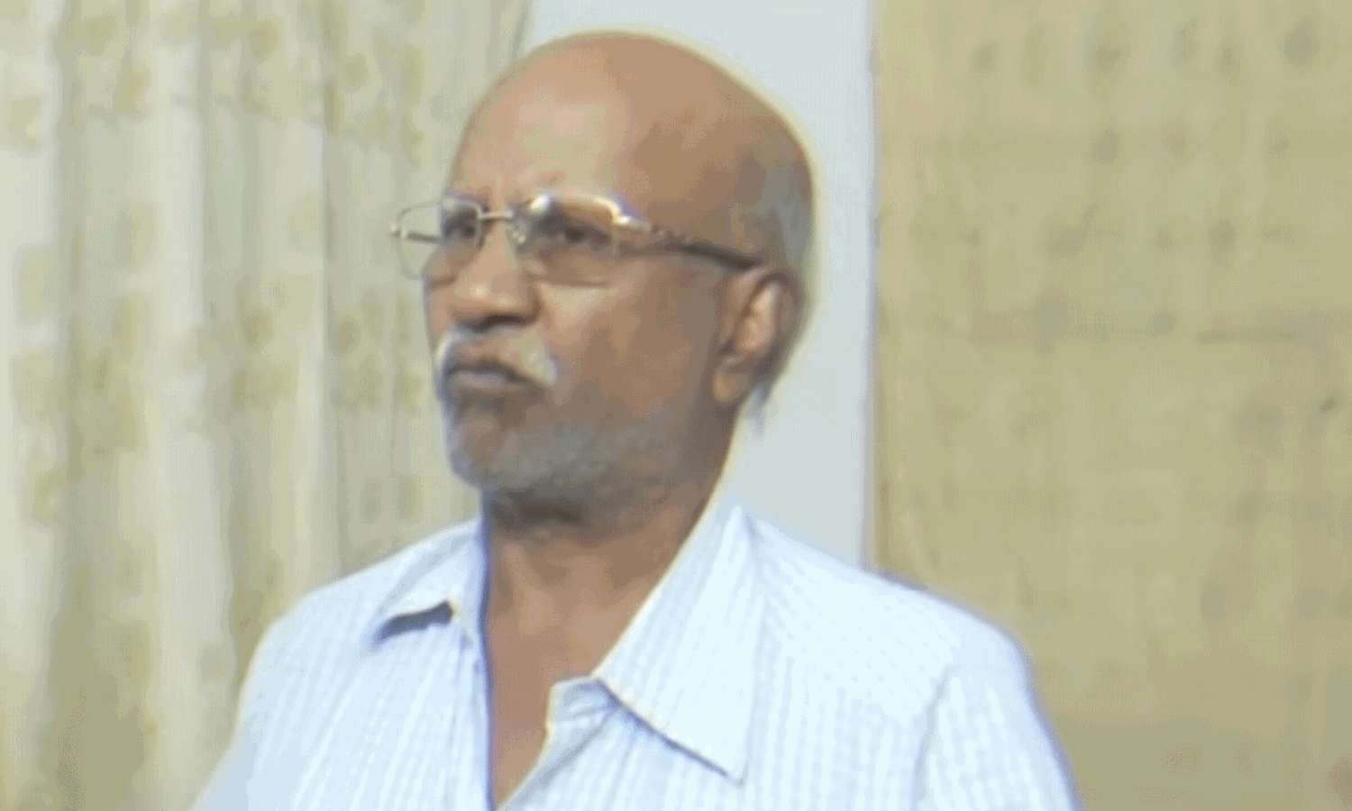 ఆ నిర్మాతనే ముందు ఎన్కౌంటర్ చేయాలి: ఐబొమ్మ రవి తండ్రి ఆ నిర్మాతనే ముందు ఎన్కౌంటర్ చేయాలి: ఐబొమ్మ రవి తండ్రి