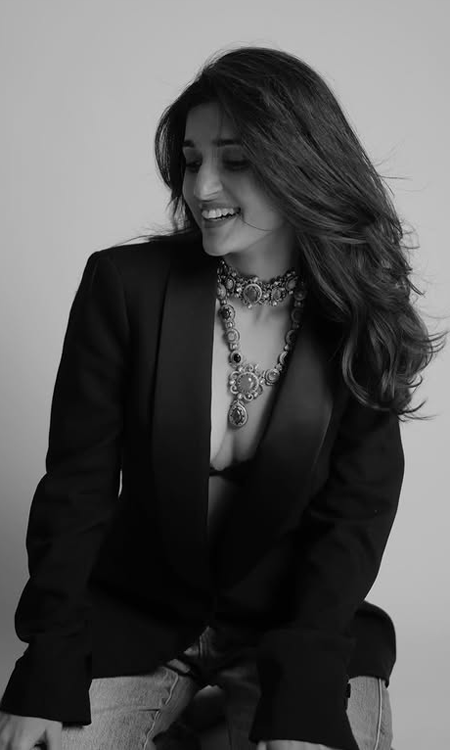 Anupamaa Fame Nidhi Shah Shares Stylish Photos