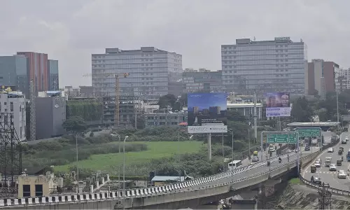 కర్ణాటక కొత్త ఐటీ పాలసీ.. తెలుగు రాష్ట్రాల సీఎంలు బీఅలర్ట్!