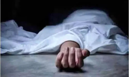 హైదరాబాద్  లో తీవ్ర విషాదం... ఫ్యామిలీ మొత్తం ఆత్మహత్య!