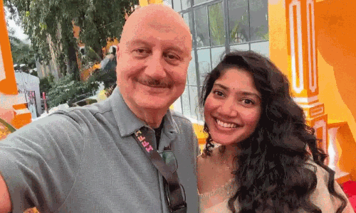 వెండి తెర సీత‌మ్మ‌తో బాలీవుడ్ లెజెండ్!