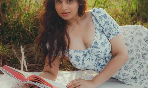 Ayesha Khan: Grace, Glow, and Gorgeous Moments