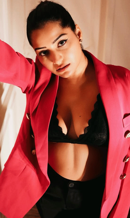 Simran Kaur Slays in Bold Hot-Pink Power Look