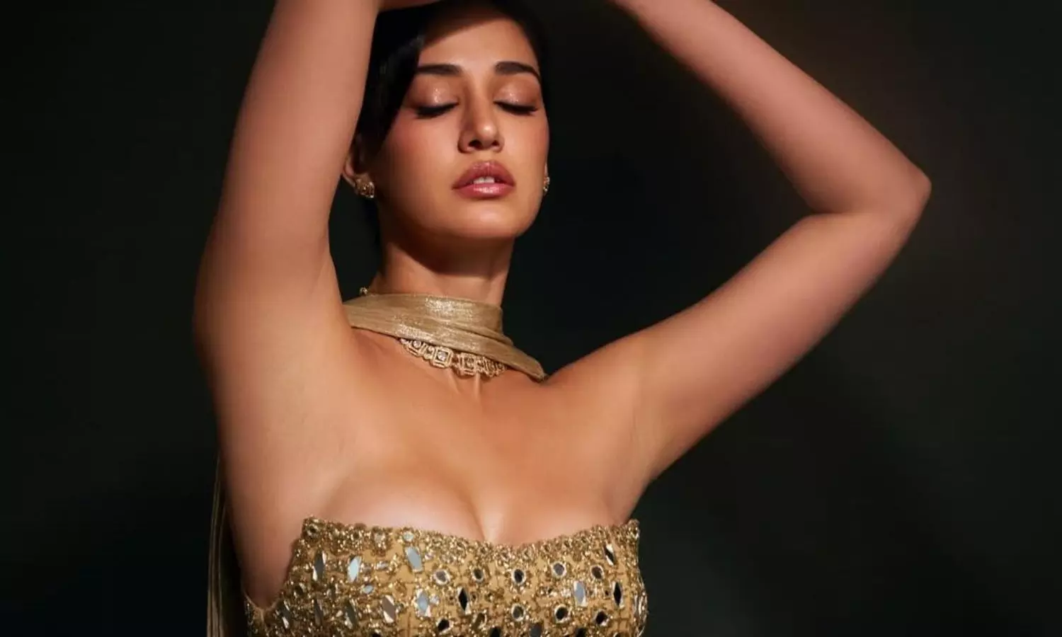 ఫోటో స్టోరి: మ‌ళ్లీ మ‌త్తులోకి దించిన చికిరీ