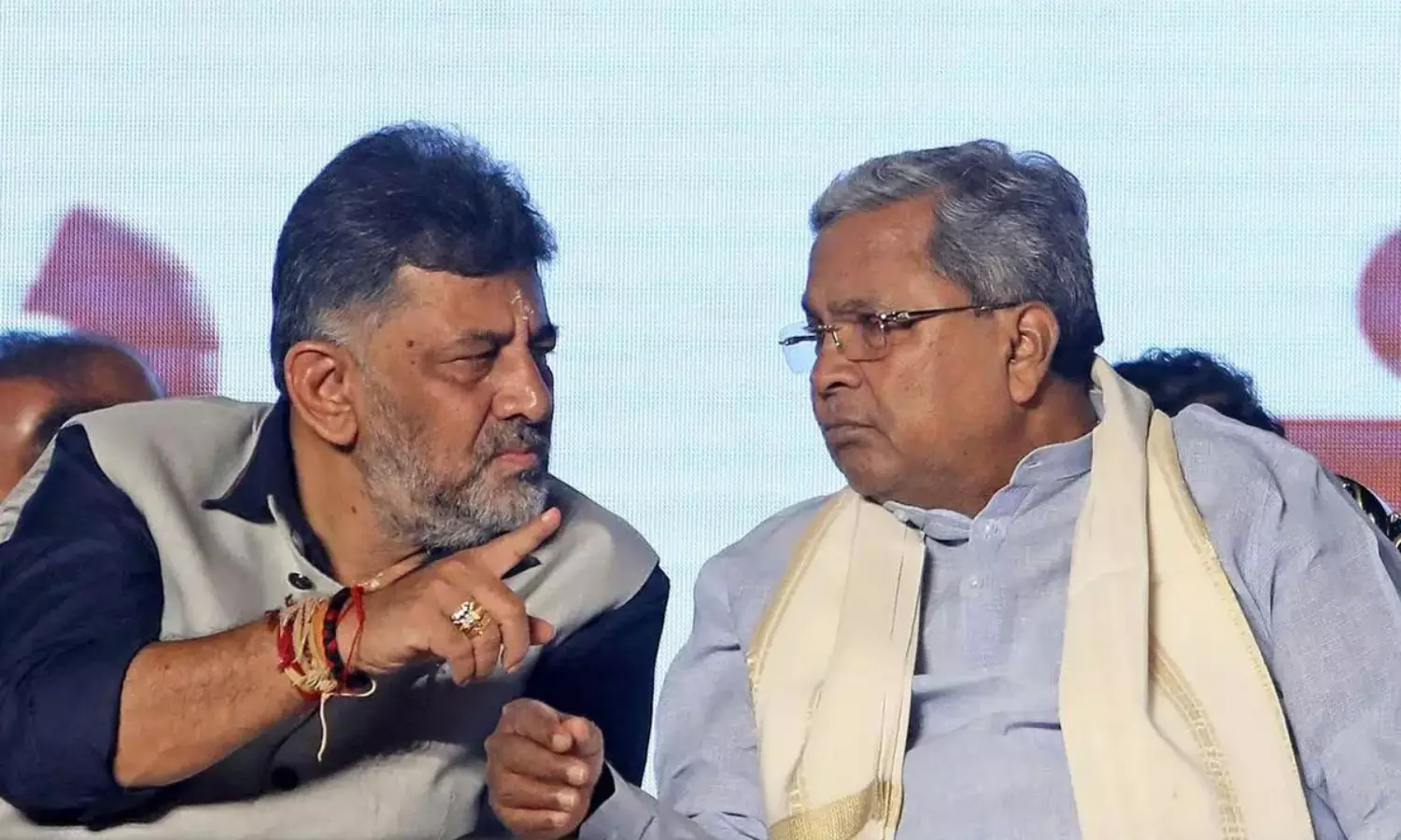 సిద్దూ ఔట్..? కర్ణాటక సీఎంగా డీకే..? వేగంగా మారుతున్న పరిణామాలు? సిద్దూ ఔట్..? కర్ణాటక సీఎంగా డీకే..? వేగంగా మారుతున్న పరిణామాలు?