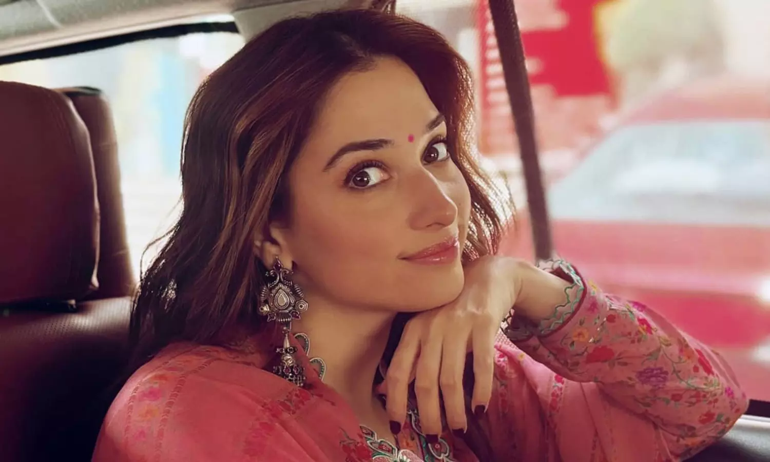 లంబాడీ లేడీగా మిల్కీబ్యూటీ! లంబాడీ లేడీగా మిల్కీబ్యూటీ!