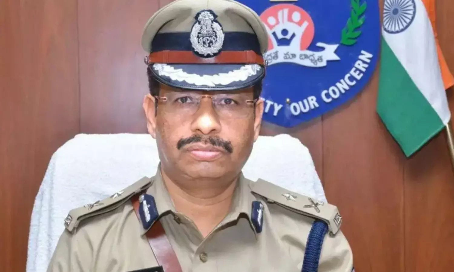 ఉచిత సినిమాలు డౌన్లోడ్లు డేంజర్: సిపి సజ్జనార్! ఉచిత సినిమాలు డౌన్లోడ్లు డేంజర్: సిపి సజ్జనార్!