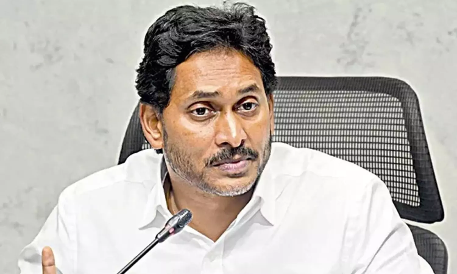 జగన్ మీద సౌండ్ తగ్గింది...మ్యాటర్ అదేనా ?