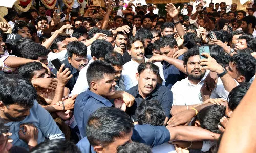 పెళ్లి వేడుకకు రాప్తాడుకు వచ్చిన జగన్ కోసం ఇంత జనసందోహమా?