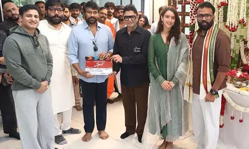 స్పిరిట్ టీమ్ ఆ విష‌యాన్ని కావాల‌నే చెప్ప‌డం లేదా?