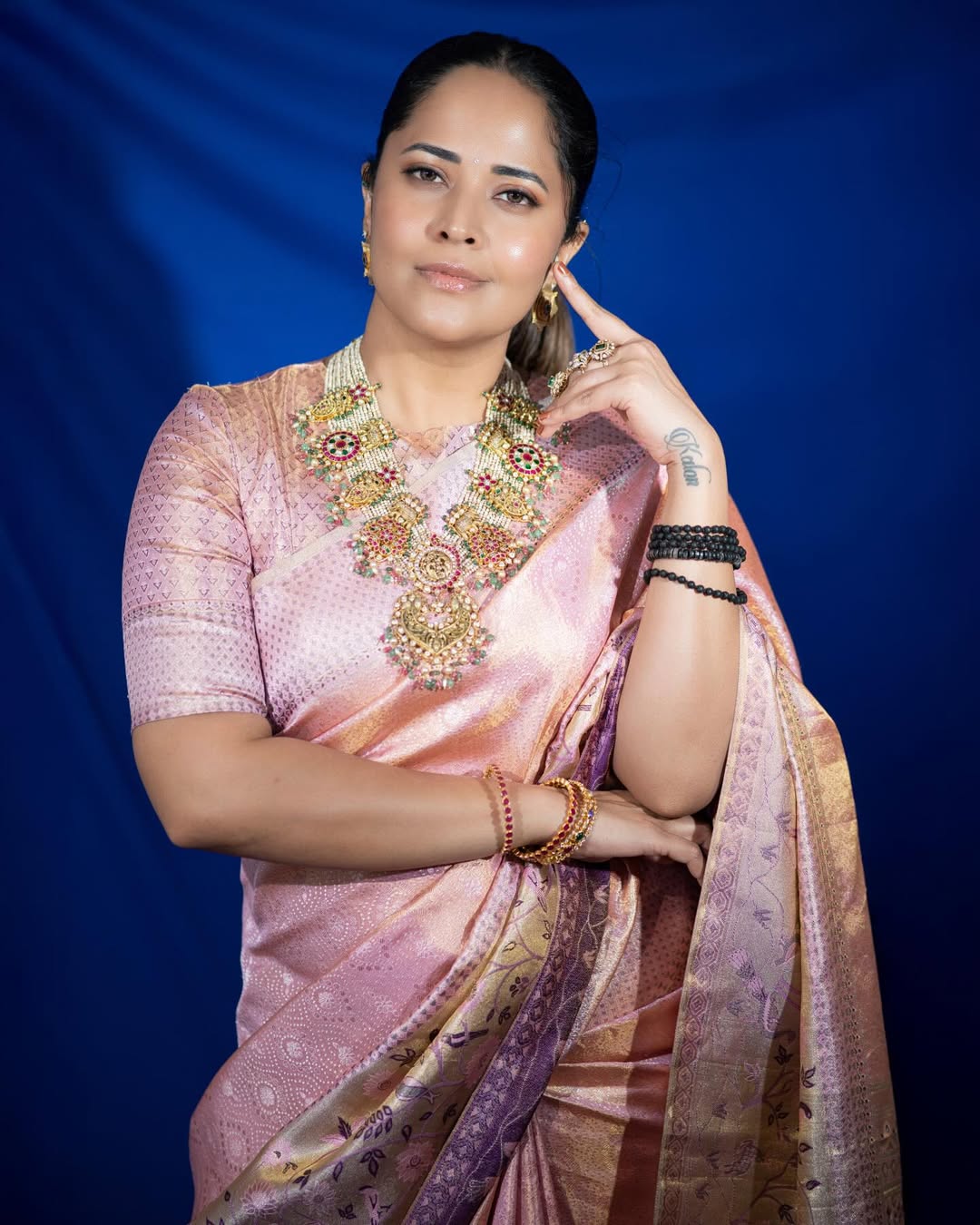 Anasuya Bharadwaj Steals All The Attention