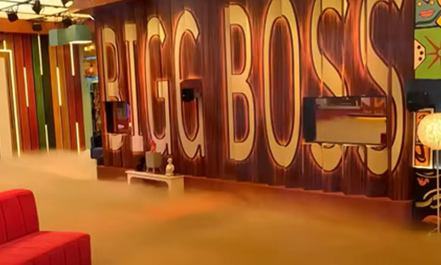 బిగ్ బాస్ 10 హోస్ట్ ఎవరో ఫైనల్ లో హింట్..?