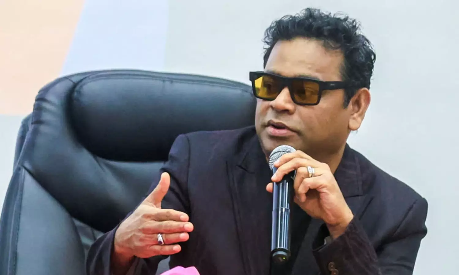 రెహమాన్.. మరకలు చెరిగిపోతాయా? రెహమాన్.. మరకలు చెరిగిపోతాయా?