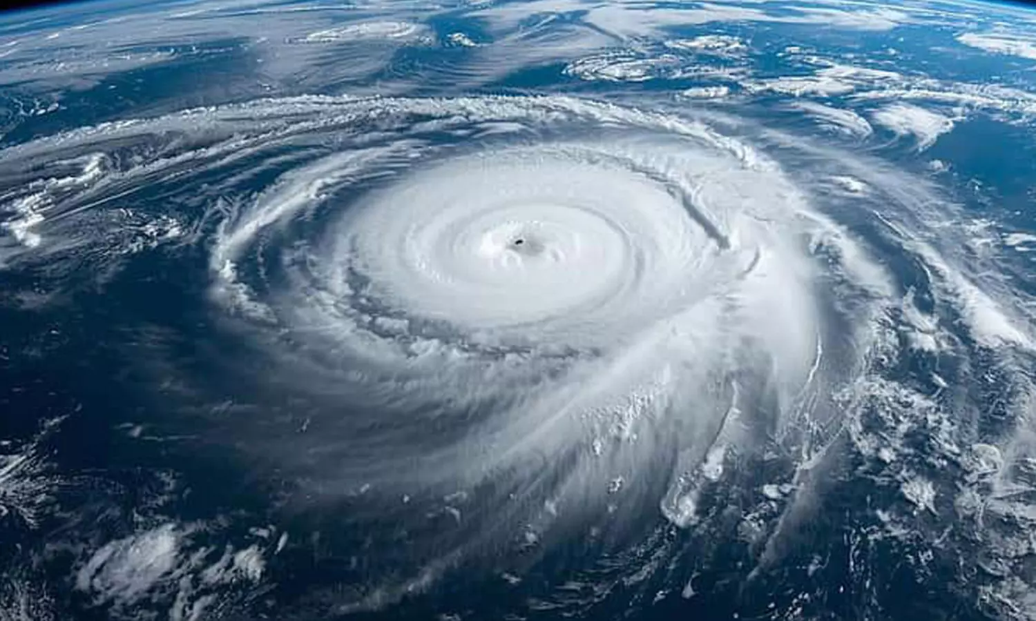 ఏపీ వైపు దూసుకొస్తున్న సెన్యార్ తుఫాన్