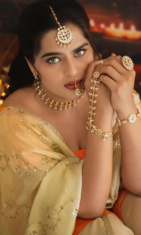 Kavya Kalyanram blends tradition and sparkle in stunning saree look