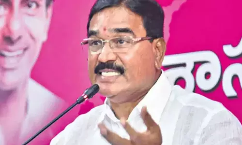 లిక్కర్ క్వీన్ .. కవితపై రెచ్చిపోయిన కేసీఆర్ వీర విధేయ నేత లిక్కర్ క్వీన్ .. కవితపై రెచ్చిపోయిన కేసీఆర్ వీర విధేయ నేత