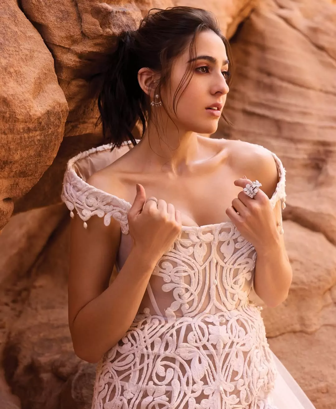 Bollywood Star Sara Ali Khans Elegant Couture Moment