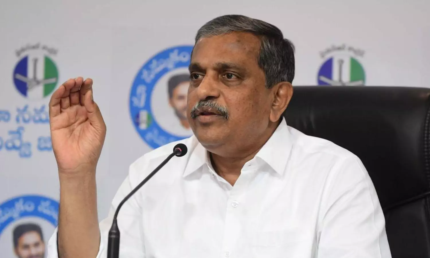 రప్పా రప్పా అంటే... రెపరెపలాడుతూ మళ్లీ అధికారంలోకి! రప్పా రప్పా అంటే... రెపరెపలాడుతూ మళ్లీ అధికారంలోకి!