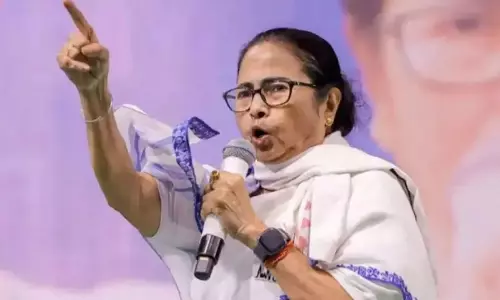 సర్ తో మమత సవారీ... బీజేపీతో హోరా హోరీ !