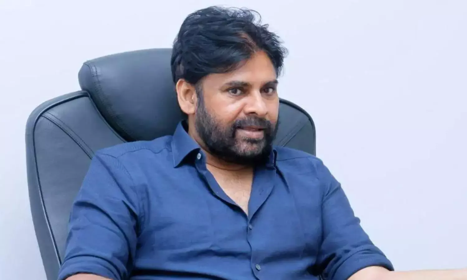 పవర్ స్టార్ తో విక్రమ్ లాంటి బొమ్మ పడితే..?