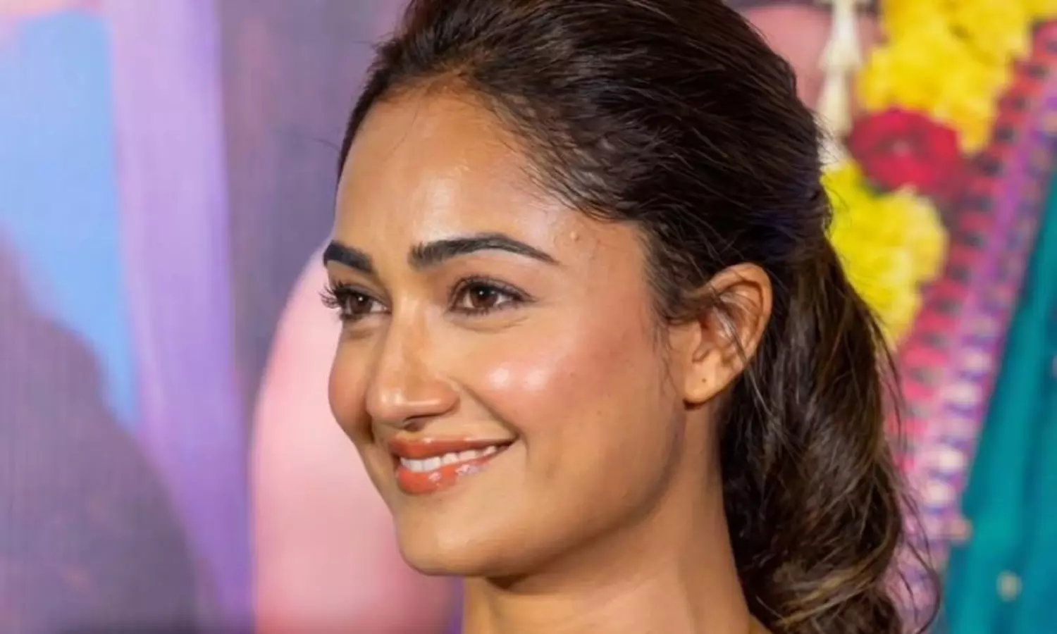 త్రిధా చౌధరీ టాటూ చూశారా?.. హీట్ పుట్టించేసిందిగా! త్రిధా చౌధరీ టాటూ చూశారా?.. హీట్ పుట్టించేసిందిగా!