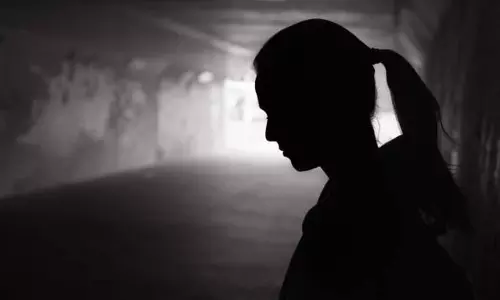 ఫ్యాక్ట్ చెక్: అమెరికాలో తెలుగు విద్యార్థినుల హనీ ట్రాప్... అసలు నిజం ఇదీ