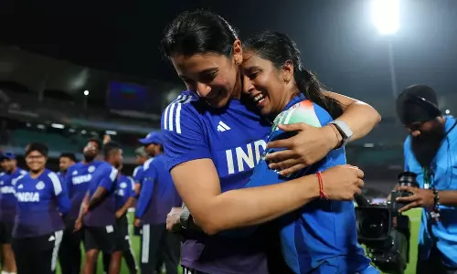 స్మృతి కోసం జెమీమా... మైదానం సరిహద్దులు దాటిన అద్భుతమైన బంధం!