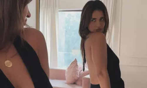 వీడియో : అద్దంలో దాగి ఉన్న‌ది శ‌ర్మా భూతం