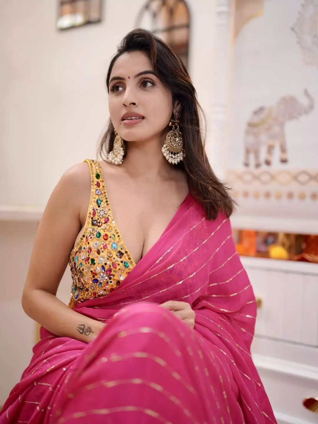Grace & Glamour: Priyanka Kholgade’s Vibrant Festive Look