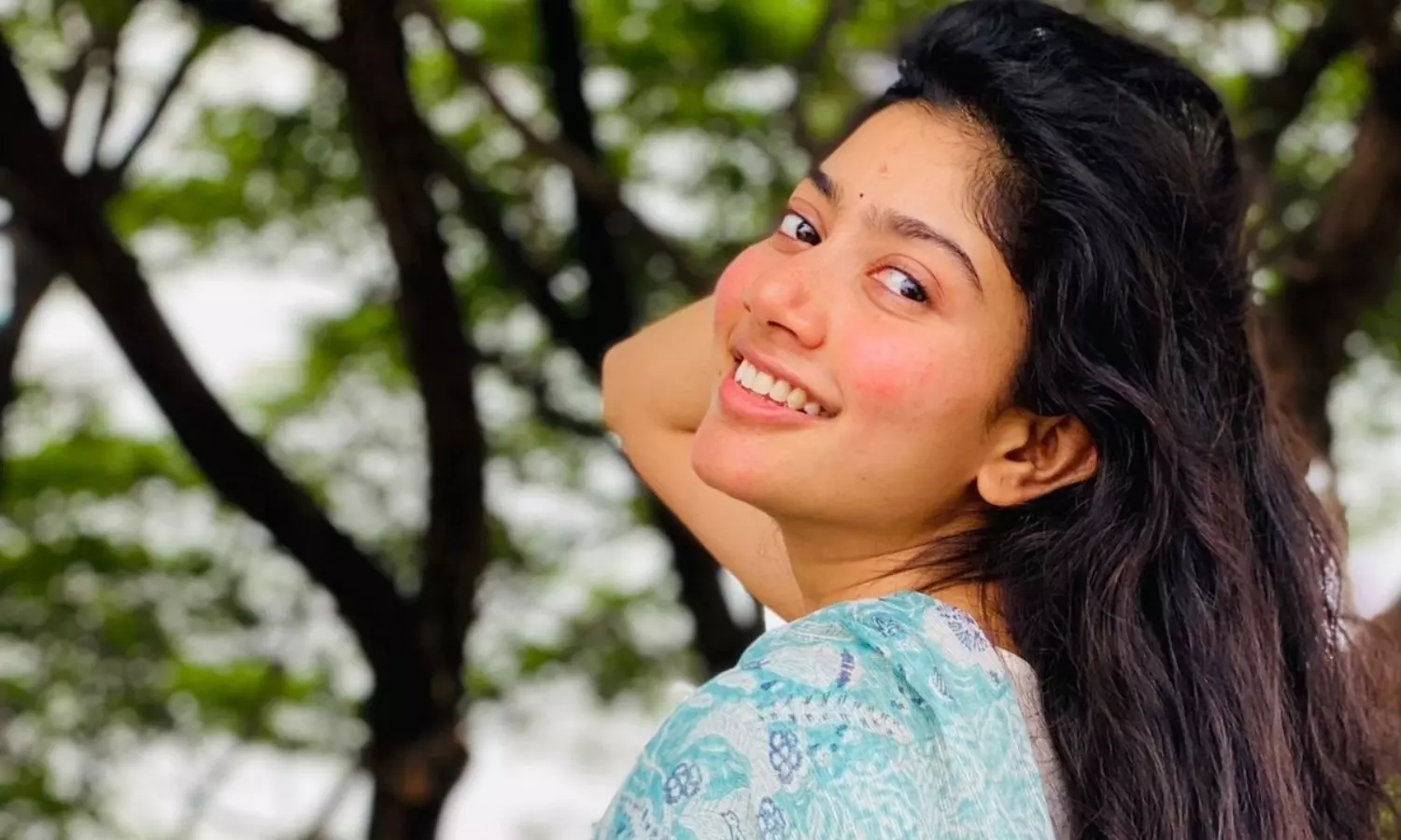 సాయి ప‌ల్ల‌విని టాలీవుడ్  లైట్ తీసుకుందా?