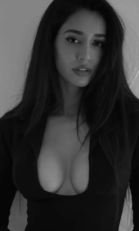 Disha Patani’s In Black Raises Temperature